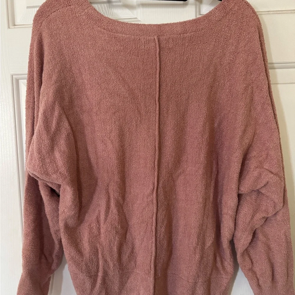 Barefoot Dreams Pink Women's Sweater VGUC size L - Picture 2 of 3